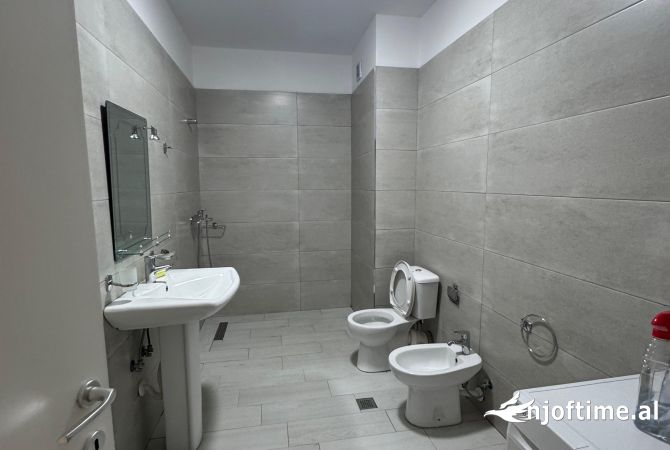 Shtepi me qera 1+1 ne Tirane - 40,000 Leke