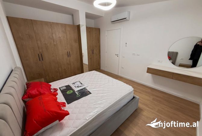 Shtepi me qera Apartament ne Tirane, 1+1, Mobilimi E mobiluar, Pagesa 450  Euro.