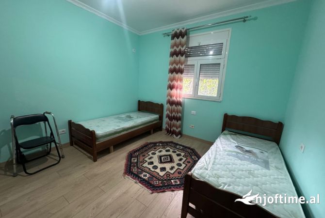 Shtepi me qera Apartament ne Tirane, 2+1, Mobilimi E mobiluar, Pagesa 400  Euro.