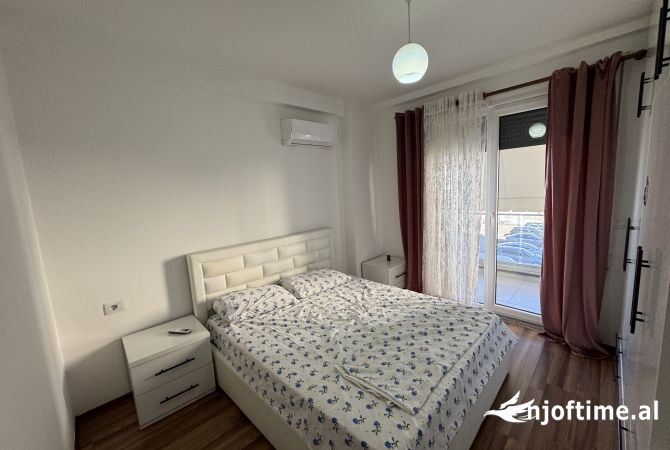 Shtepi me qera 1+1 ne Tirane - 40,000 Leke