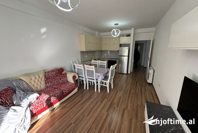 Shtepi me qera 1+1 ne Tirane - 40,000 Leke