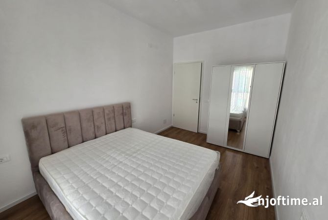 Shtepi me qera Apartament ne Tirane, 1+1, Mobilimi E mobiluar, Pagesa 40,000  Leke.
