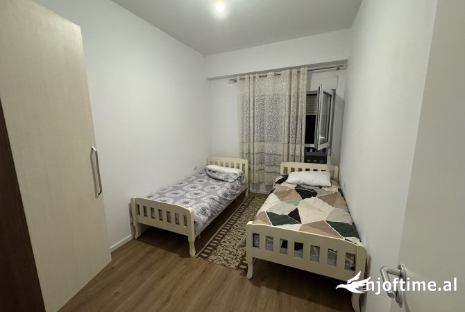 Shtepi me qera Apartament ne Tirane, 2+1, Mobilimi E mobiluar, Pagesa 500  Euro.