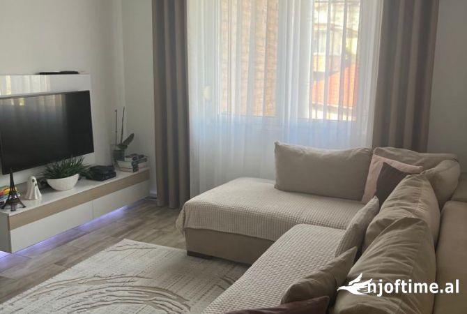 Shtepi me qera 2+1 ne Tirane - 700 Euro