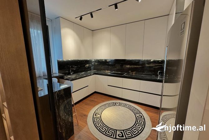 Shtepi me qera 3+1 ne Tirane - 4,000 Euro
