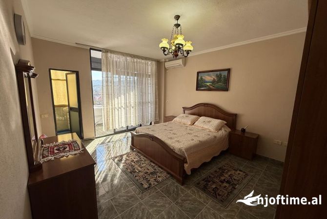 Shtepi me qera Apartament ne Tirane, 2+1, Mobilimi E mobiluar, Pagesa 700  Euro.