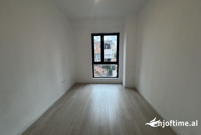 Shtepi me qera 2+1 ne Tirane - 700 Euro