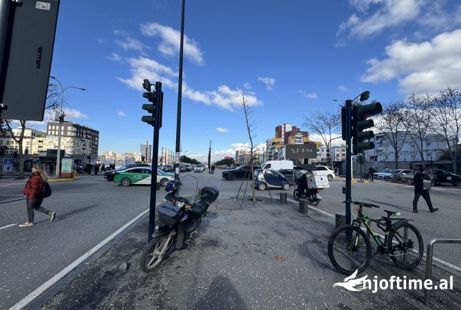 Ambient biznesi me qera 1+1 ne Tirane - 30,000 Leke