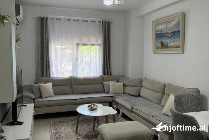 Shtepi me qera 2+1 ne Tirane - 600 Euro