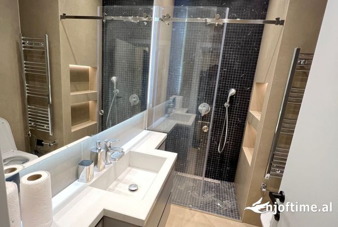 Shtepi me qera Apartament ne Tirane, 1+1, Mobilimi E mobiluar, Pagesa 1,000  Euro.