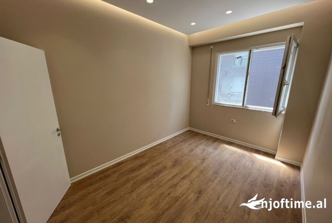 Shtepi me qera Apartament ne Tirane, 2+1, Mobilimi Bosh, pa mobiluar, Pagesa 600  Euro.