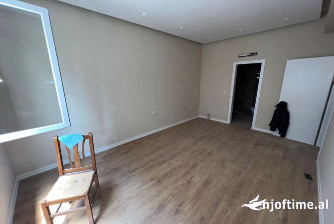 Shtepi me qera 2+1 ne Tirane - 600 Euro