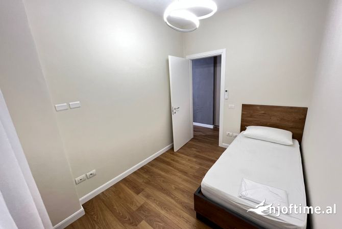 Shtepi me qera Duplex(shtepi me 2 kate) ne Tirane, 2+1, Mobilimi E mobiluar, Pagesa 2,000  Euro.