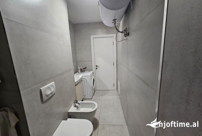 Shtepi ne shitje Apartament ne Tirane, 2+1, Mobilimi E mobiluar, Pagesa 240,000  Euro.