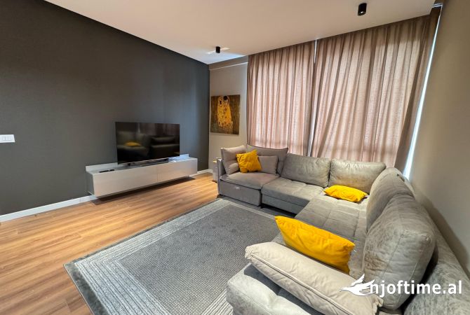 Shtepi me qera 2+1 ne Tirane - 900 Euro