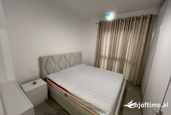 Shtepi me qera Apartament ne Tirane, 2+1, Mobilimi E mobiluar, Pagesa 800  Euro.