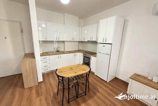 Shtepi me qera Apartament ne Tirane, 1+1, Mobilimi E mobiluar, Pagesa 600  Euro.