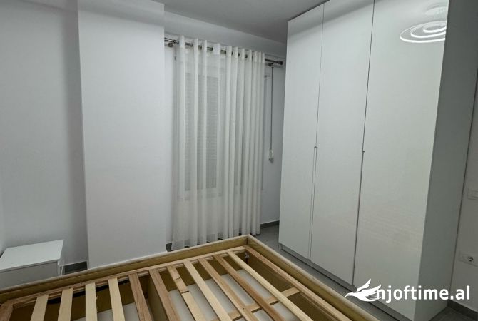 Shtepi me qera Apartament ne Tirane, 1+1, Mobilimi E mobiluar, Pagesa 400  Euro.