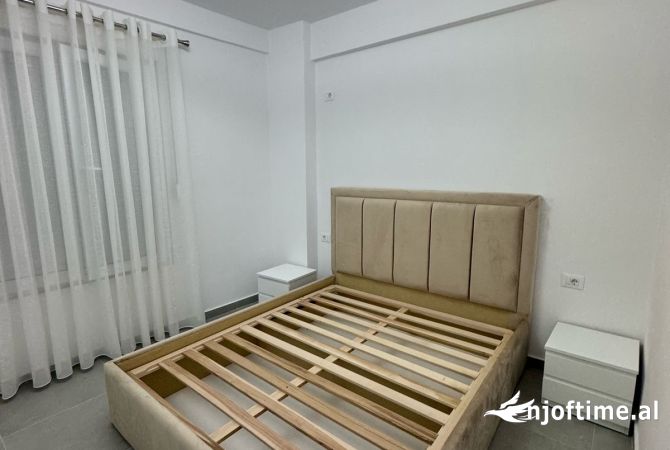 Shtepi me qera Apartament ne Tirane, 1+1, Mobilimi E mobiluar, Pagesa 400  Euro.