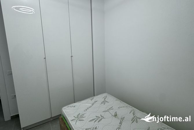 Shtepi me qera Apartament ne Tirane, 2+1, Mobilimi E mobiluar, Pagesa 500  Euro.