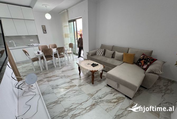 Shtepi me qera 2+1 ne Tirane - 800 Euro