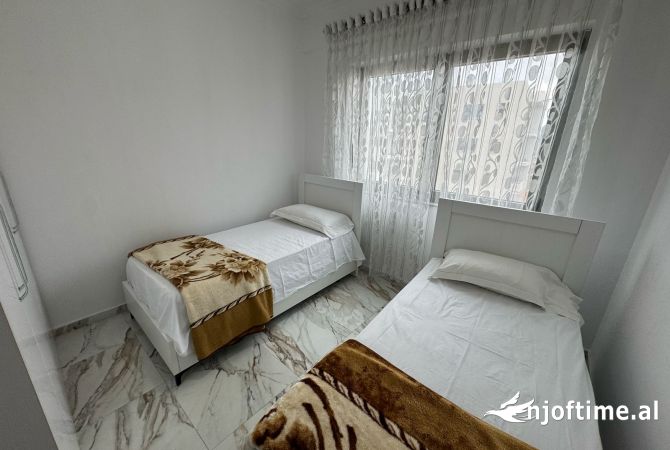 Shtepi me qera Apartament ne Tirane, 2+1, Mobilimi E mobiluar, Pagesa 800  Euro.