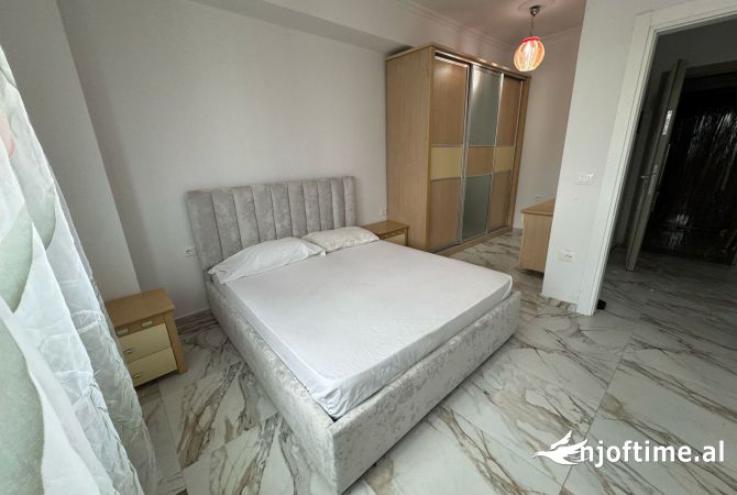 Shtepi me qera 2+1 ne Tirane - 800 Euro