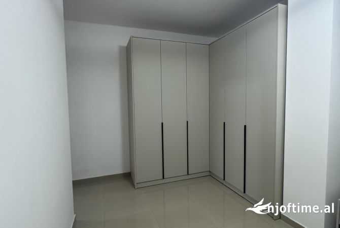 Shtepi me qera Apartament ne Tirane, 2+1, Mobilimi E mobiluar, Pagesa 500  Euro.