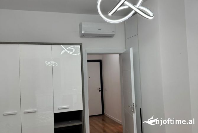 Shtepi me qera Apartament ne Tirane, 1+1, Mobilimi E mobiluar, Pagesa 500  Euro.