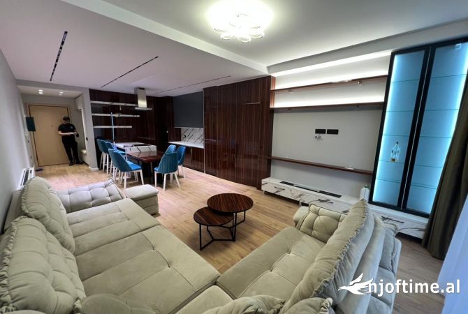 Shtepi me qera 2+1 ne Tirane - 900 Euro