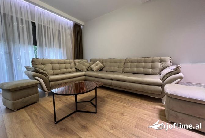 Shtepi me qera 2+1 ne Tirane - 900 Euro