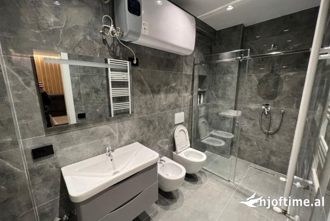 Shtepi me qera Apartament ne Tirane, 2+1, Mobilimi E mobiluar, Pagesa 900  Euro.