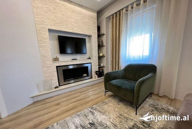 Shtepi me qera Apartament ne Tirane, 3+1, Mobilimi E mobiluar, Pagesa 1,200  Euro.