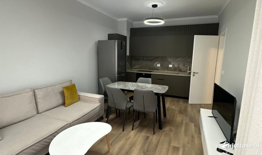 Shtepi me qera Apartament ne Tirane, 2+1, Mobilimi E mobiluar, Pagesa 650  Euro.