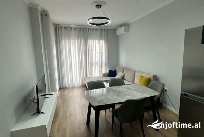 Shtepi me qera Apartament ne Tirane, 2+1, Mobilimi E mobiluar, Pagesa 650  Euro.