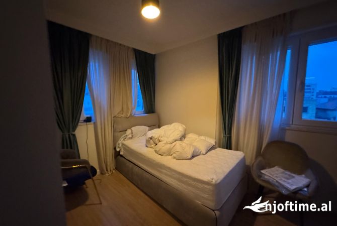 Shtepi me qera Apartament ne Tirane, 2+1, Mobilimi E mobiluar, Pagesa 1,200  Euro.