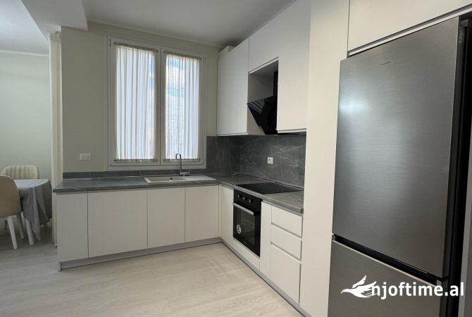 Shtepi me qera Apartament ne Tirane, 2+1, Mobilimi E mobiluar, Pagesa 800  Euro.