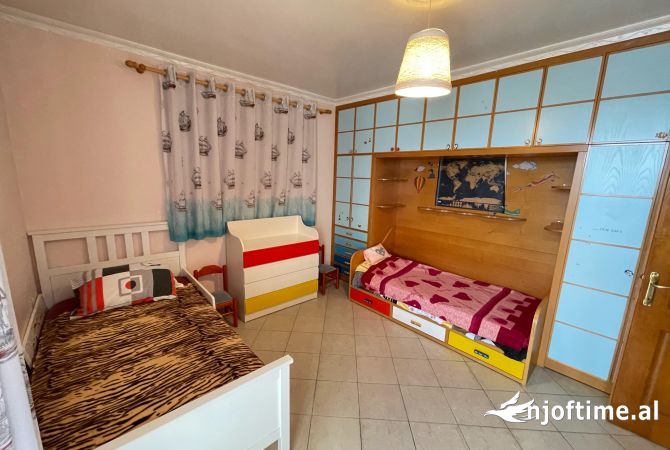 Shtepi me qera Apartament ne Tirane, 2+1, Mobilimi E mobiluar, Pagesa 650  Euro.