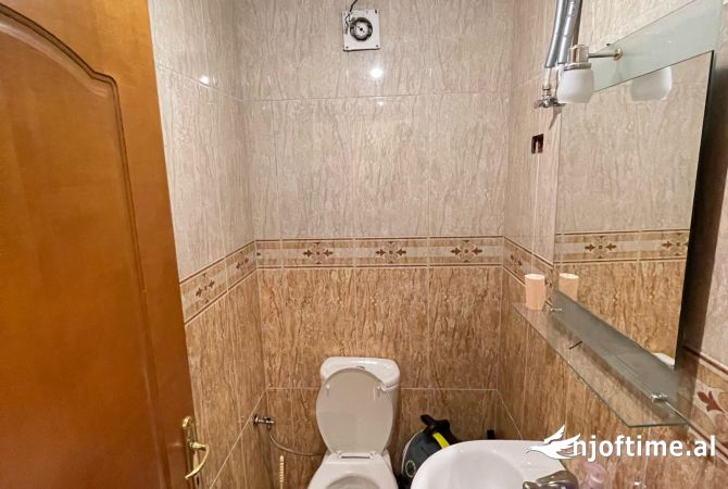 Shtepi me qera Apartament ne Tirane, 2+1, Mobilimi E mobiluar, Pagesa 650  Euro.