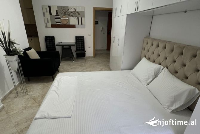 Shtepi me qera Garsoniere ne Tirane - 450 Euro