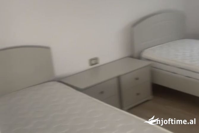 Shtepi me qera Apartament ne Tirane, 2+1, Mobilimi E mobiluar, Pagesa 600  Euro.