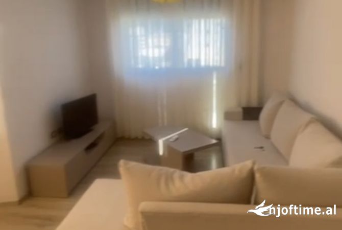 Apartament me qera 2+1+2 Pazari i Ri 