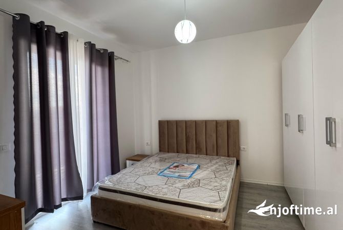Shtepi me qera Apartament ne Tirane, 1+1, Mobilimi E mobiluar, Pagesa 35,000  Leke.