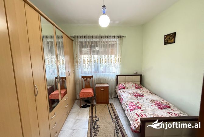 Shtepi ne shitje Apartament ne Tirane, 2+1, Mobilimi E mobiluar, Pagesa 138,000  Euro.