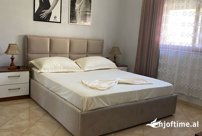 Shtepi me qera Apartament ne Tirane, 2+1, Mobilimi E mobiluar, Pagesa 700  Euro.