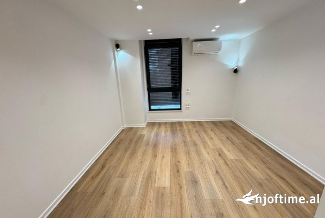 Shtepi me qera Duplex(shtepi me 2 kate) ne Tirane, 2+1, Mobilimi E mobiluar, Pagesa 1,000  Euro.