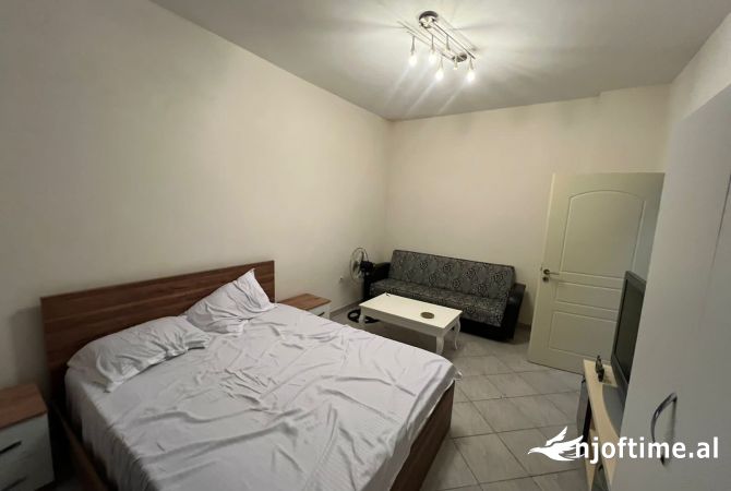 Shtepi me qera Apartament ne Tirane, 1+1, Mobilimi E mobiluar, Pagesa 400  Euro.
