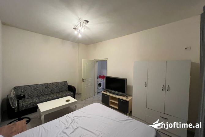 Shtepi me qera 1+1 ne Tirane - 400 Euro