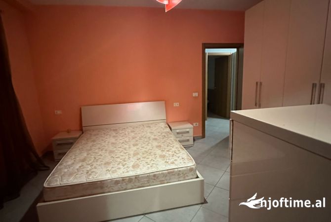 Shtepi me qera 2+1 ne Tirane - 550 Euro