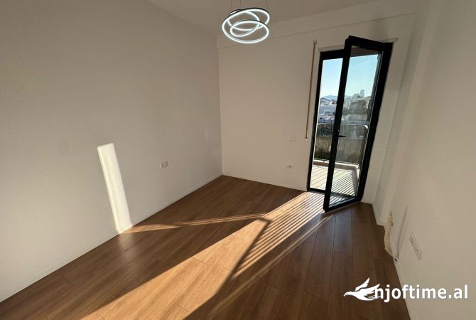 Shtepi me qera 2+1 ne Tirane - 650 Euro